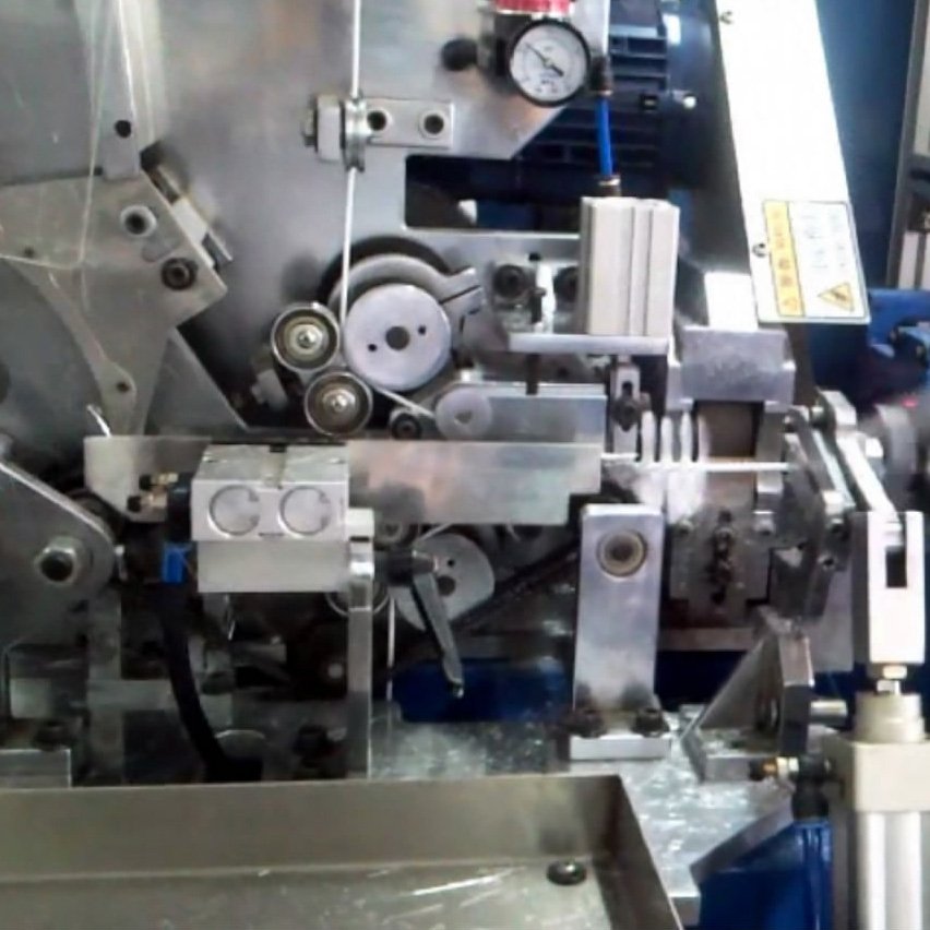 Yitong 5 Axis Drilling And Tufting Brush Machine image28